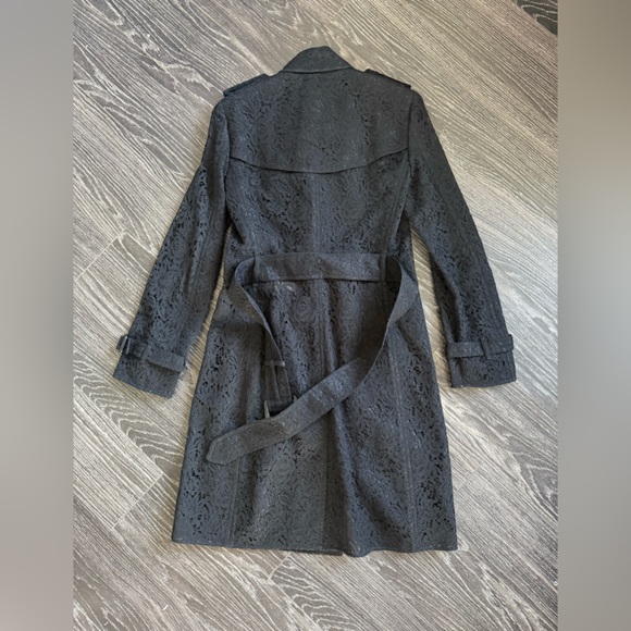 Burberry London floral lace black trench coat - Picture 7 of 11